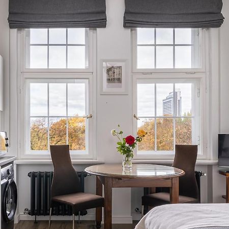 Library House "Bibliotekas Nams" - Apartment With Park View Riga Bagian luar foto