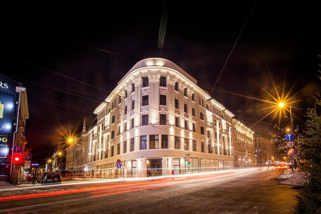 Library House "Bibliotekas Nams" - Apartment With Park View Riga Bagian luar foto